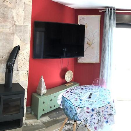 Apartamentos Deluxe Con Jacuzzi O Chimenea Love For Two Collado Mediano Екстериор снимка