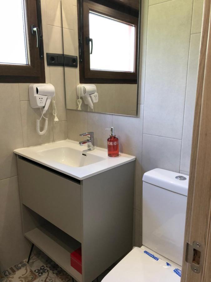 Apartamentos Deluxe Con Jacuzzi O Chimenea Love For Two Collado Mediano Екстериор снимка