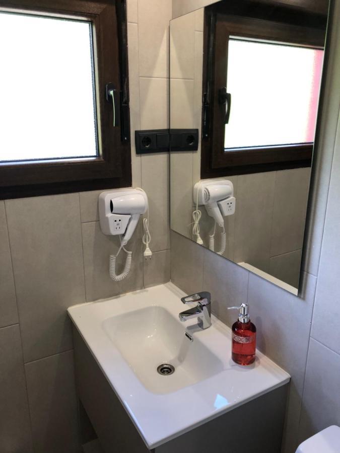 Apartamentos Deluxe Con Jacuzzi O Chimenea Love For Two Collado Mediano Екстериор снимка