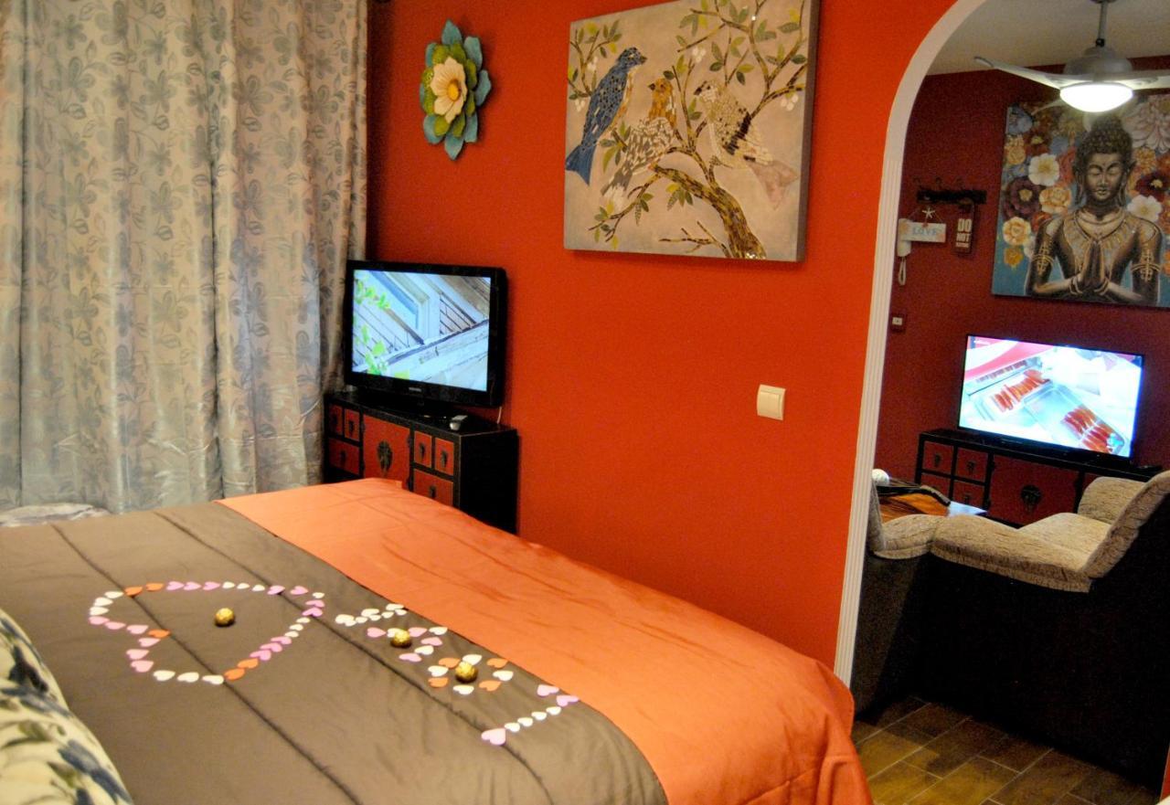 Apartamentos Deluxe Con Jacuzzi O Chimenea Love For Two Collado Mediano Екстериор снимка