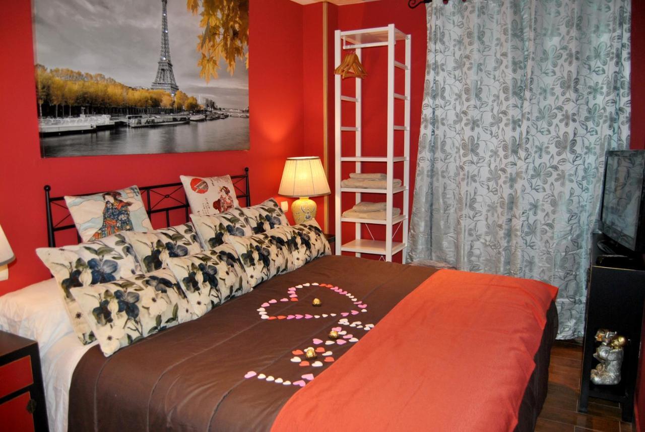 Apartamentos Deluxe Con Jacuzzi O Chimenea Love For Two Collado Mediano Екстериор снимка